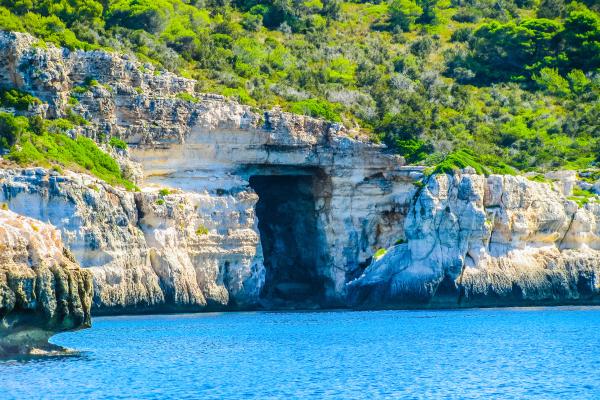 1716907369 445 Cuantas islas tiene Espana - 2026 - En España se ubican 11 islas destacadas que pertenecen a los reconocidos archipiélagos de las Islas Canarias e Islas Baleares. Sin embargo, estas no son las únicas islas existentes en territorio español, ya que en realidad hay aproximadamente 179 islas e islotes. En este artículo de Contaminación Ambiental te revelamos cuántas islas hay en España y te mostramos algunos ejemplos de las más relevantes y fascinantes. ¡No te lo pierdas! Cuántas islas tiene España - Menorca